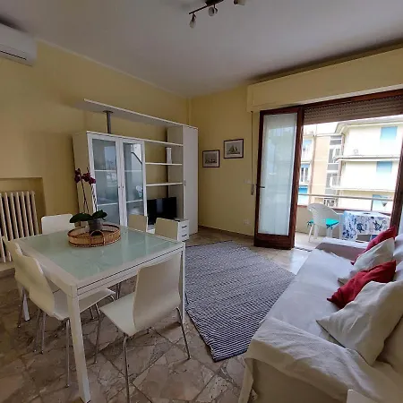 Acquadimare Apartment Viareggio